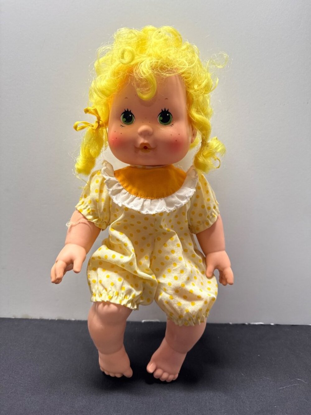 Vintage 1982 Kenner Lemon Meringue 12-Inch Kiss Baby Doll Yellow Polka Dot Outfi